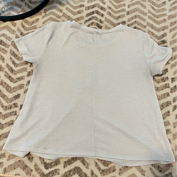 Loose T-shirt. - Picture 2 of 2